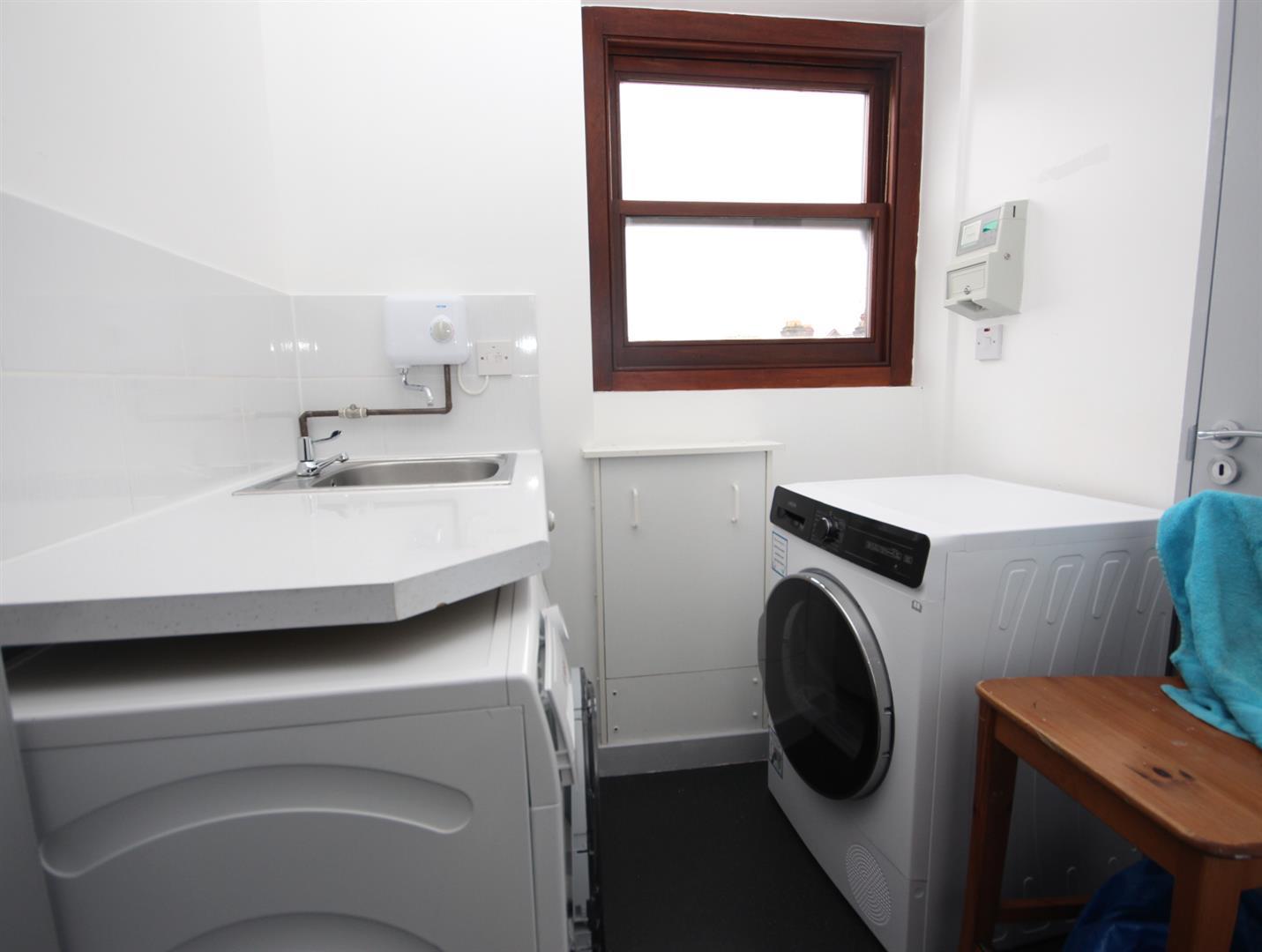Property Image 0774d350-97a7-4318-88bf-776ee6e9352e