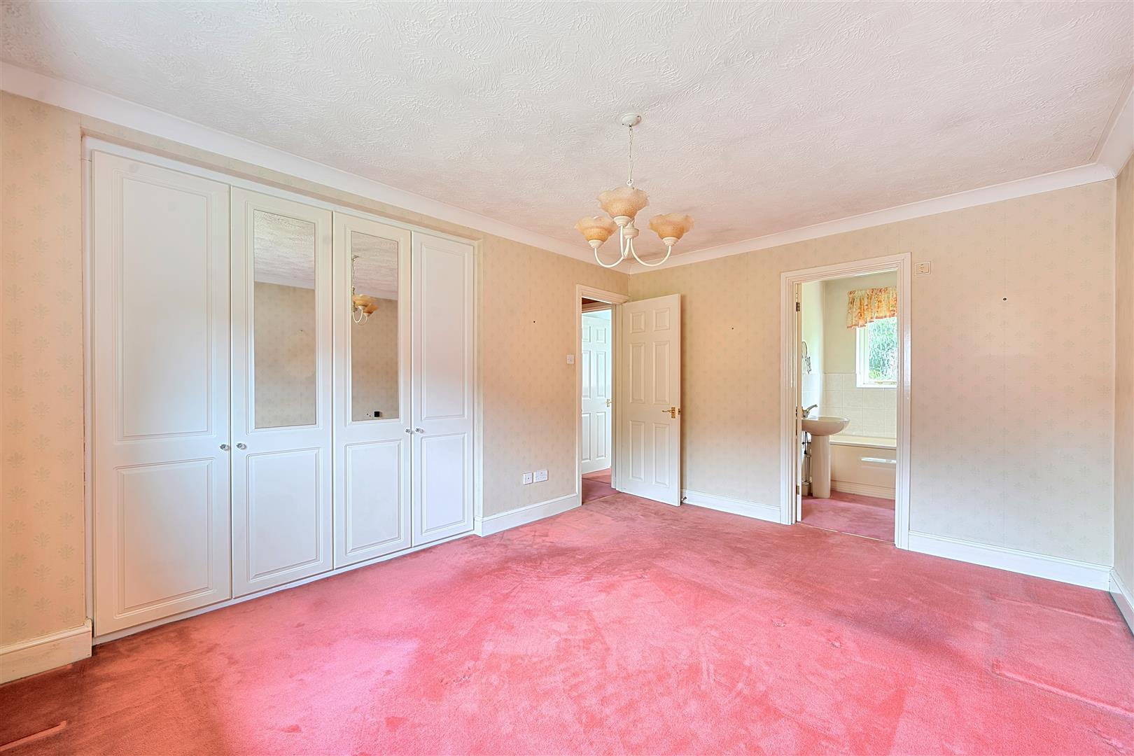 Property Image 07b067e6-41bc-4e47-8a0d-22c4095b2e15
