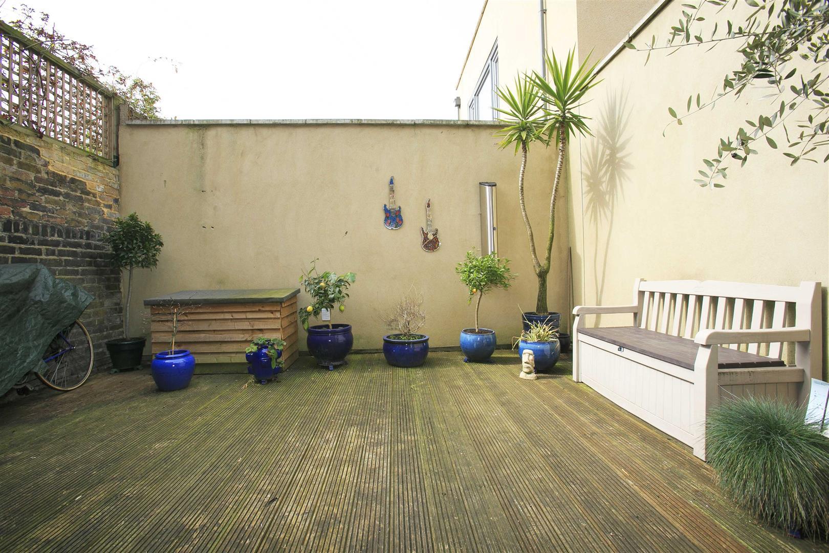 Property Image 07c2850d-ca44-42cf-8b84-3a5e8c70f5b5