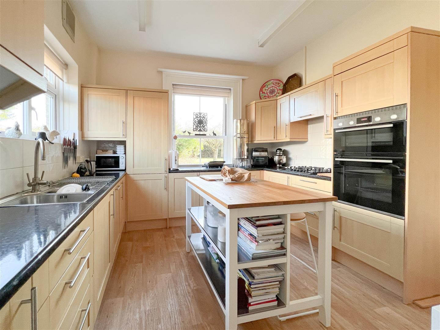 Property Image 07c98608-85c8-4ff2-93a8-77d9c78b8e5b