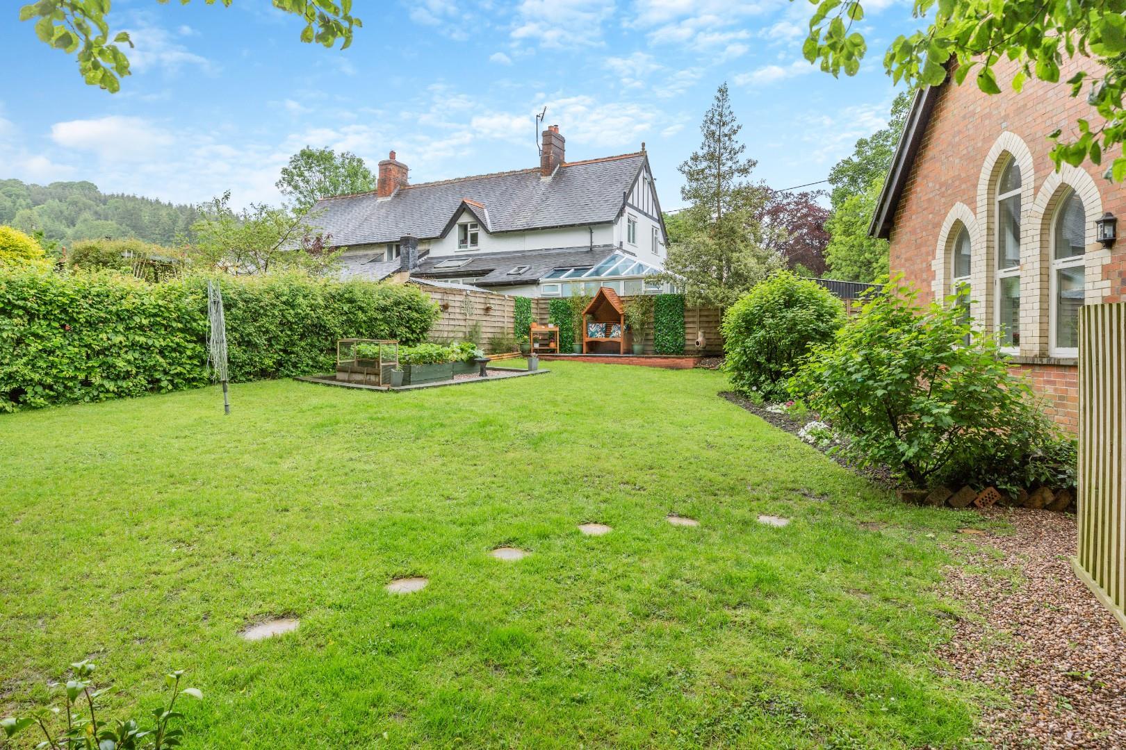 Property Image 07cdbf95-3083-41eb-8f8a-a9b3491e937f