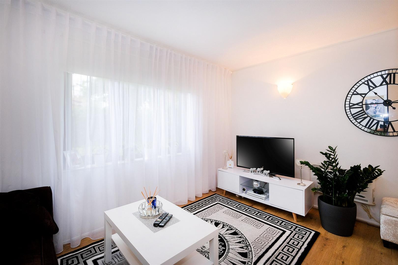 Property Image 07d41719-8099-41a1-9fbb-370914f9a2a4