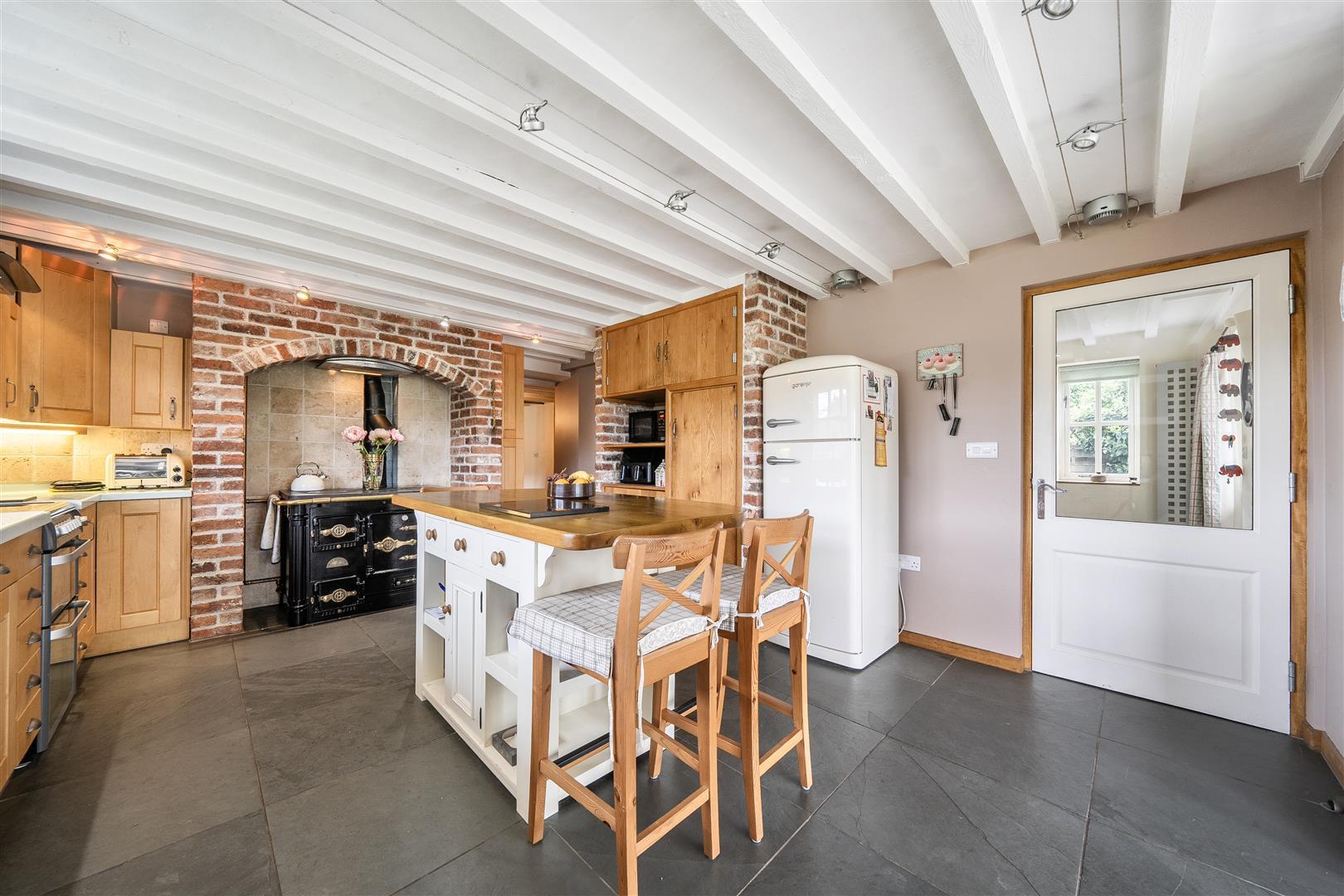 Property Image 07e1eef9-b6c5-42e3-ac84-ff3e2ec4c0d7