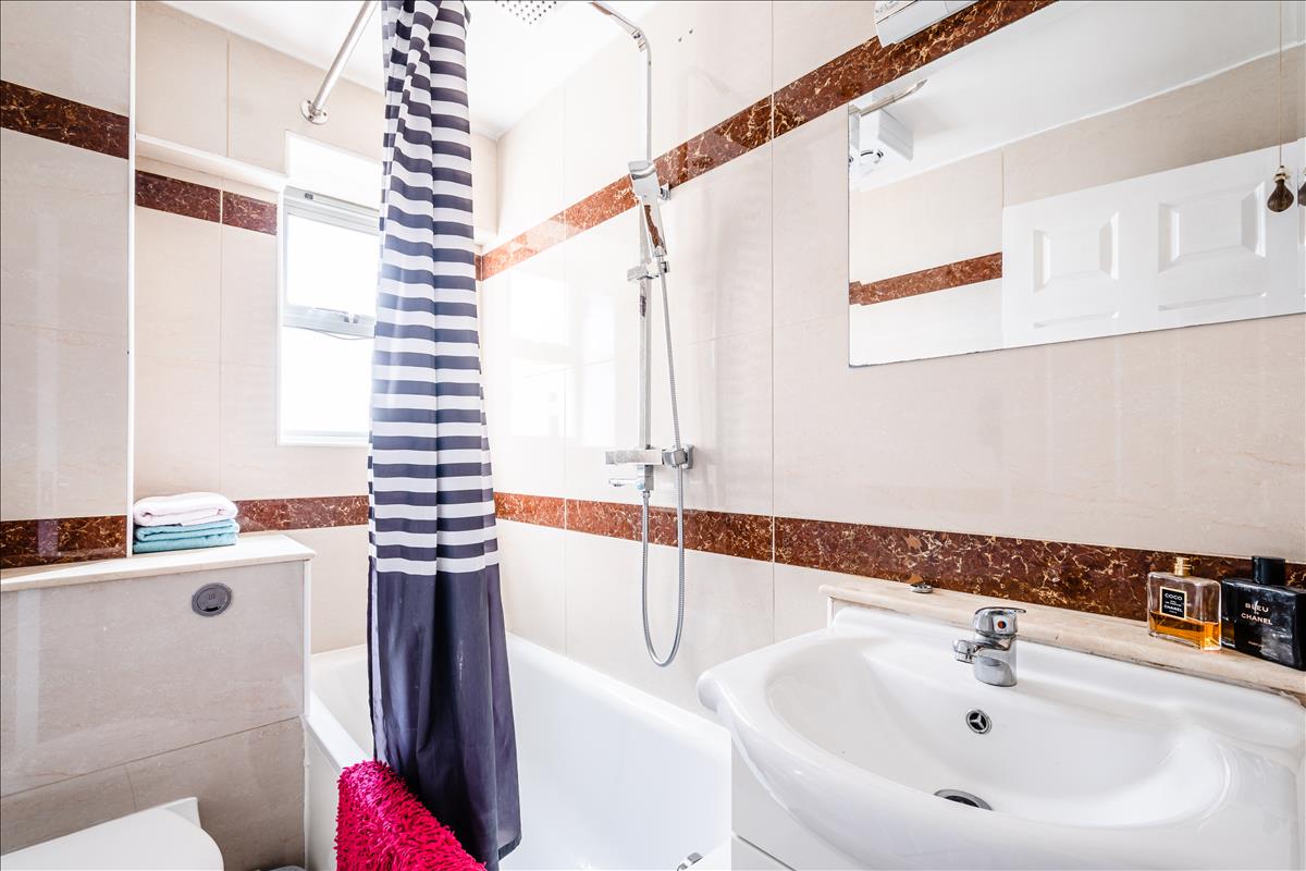 Property Image 08335bae-9570-43c0-9353-0565ae1a1226