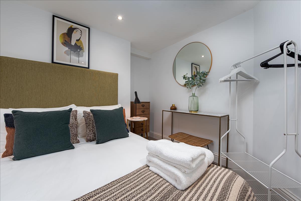Property Image 083baa52-7603-4d0f-a3c9-d4b6d7e7b705