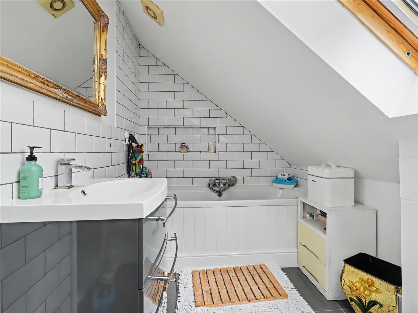Property Image 0844de5f-5fe1-418f-9f28-1ed7fdb49522