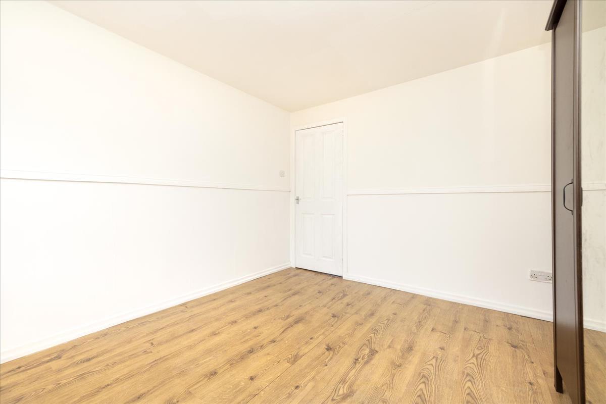 Property Image 0848bb4f-2bdf-41b2-92ca-33b1d4fe4172