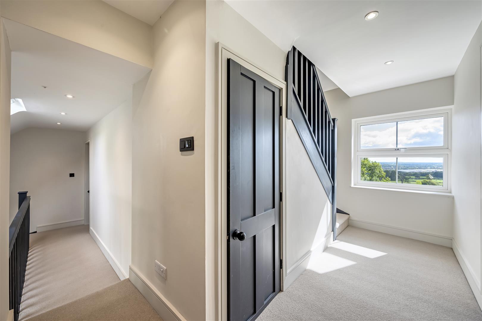 Property Image 0868e5ec-3d0a-43ce-87a0-4048bde08580