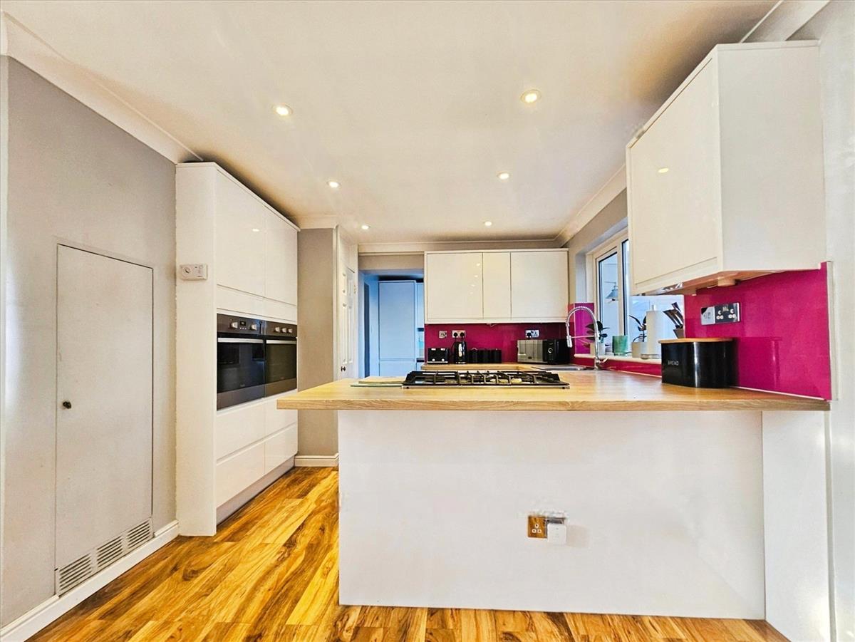 Property Image 0885c51d-5b89-4a90-9c43-ca2f9f17f2f8