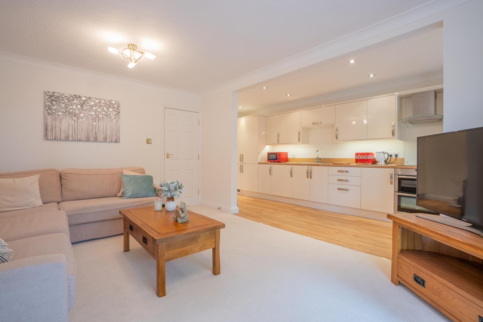 Property Image 0890ff09-5b71-4349-947d-3265ef55ef44
