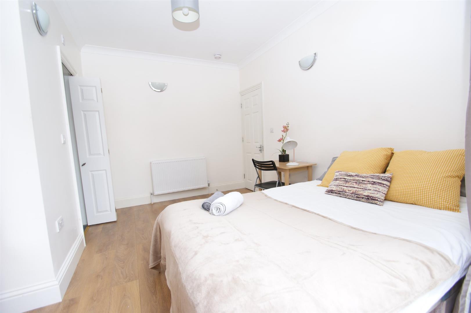 Property Image 08e32644-fd58-4b0f-8b4f-d33e52359b44