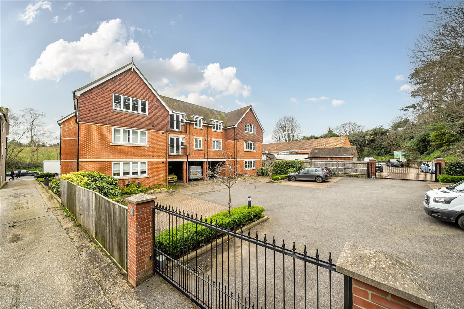Property Image 090291e6-2d54-4b0c-a9e8-a01e4d499b77