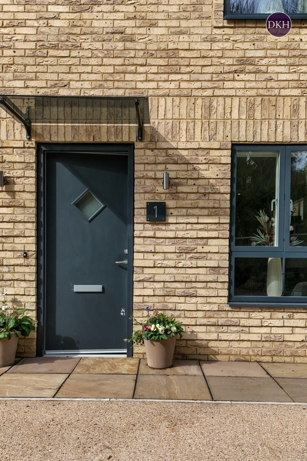 Property Image 090a363c-1c45-459e-8352-f8a0b1493a48