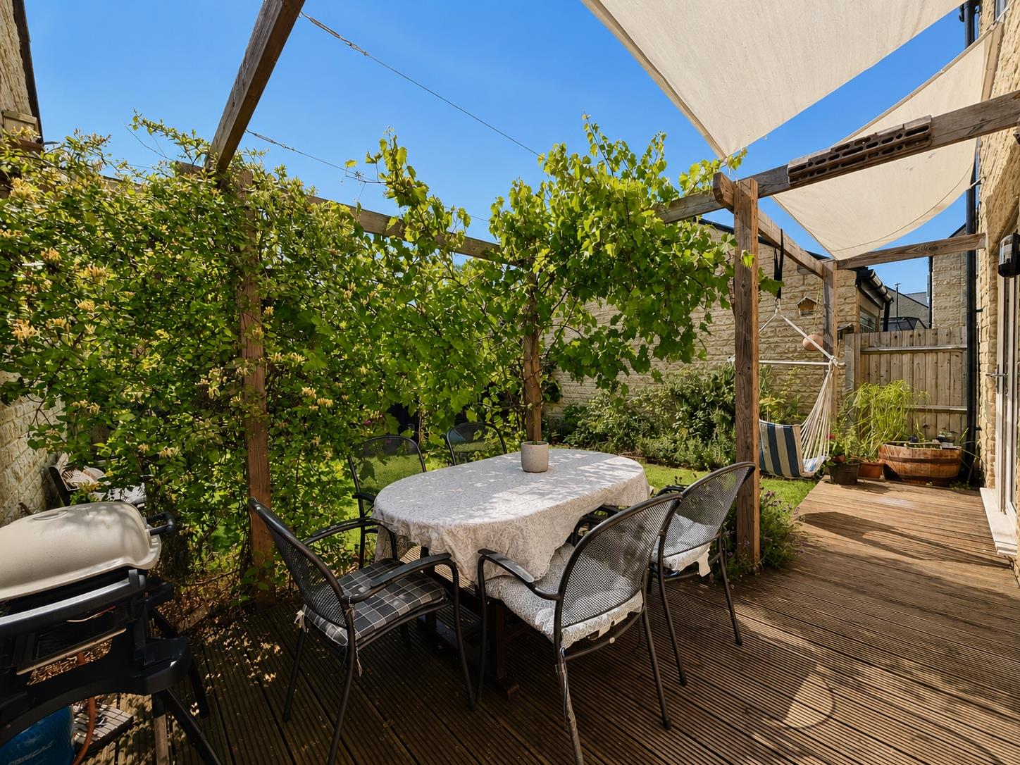 Property Image 092174bf-e5f5-4281-822a-5047f35c3cf2