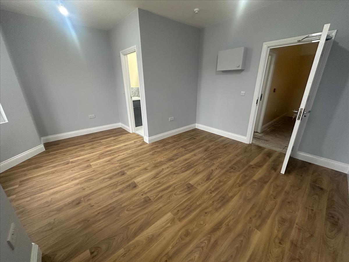Property Image 09618986-4ad2-48e9-b6d4-29262aef2dde