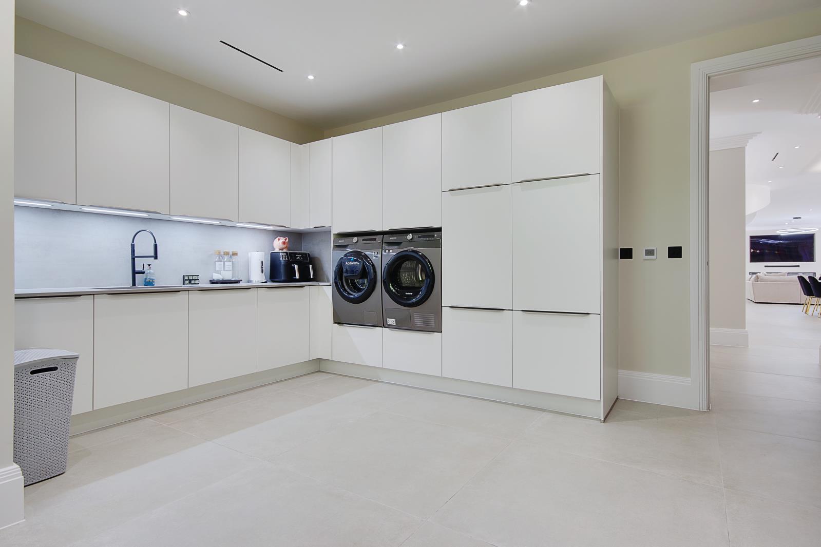 Property Image 0994337c-cd69-4bb7-8d18-33058ead6e06