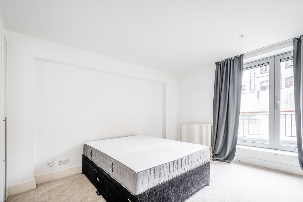 Three bedroom two bathroom split level apartment for rent in the heart of Hatton Garden EC1