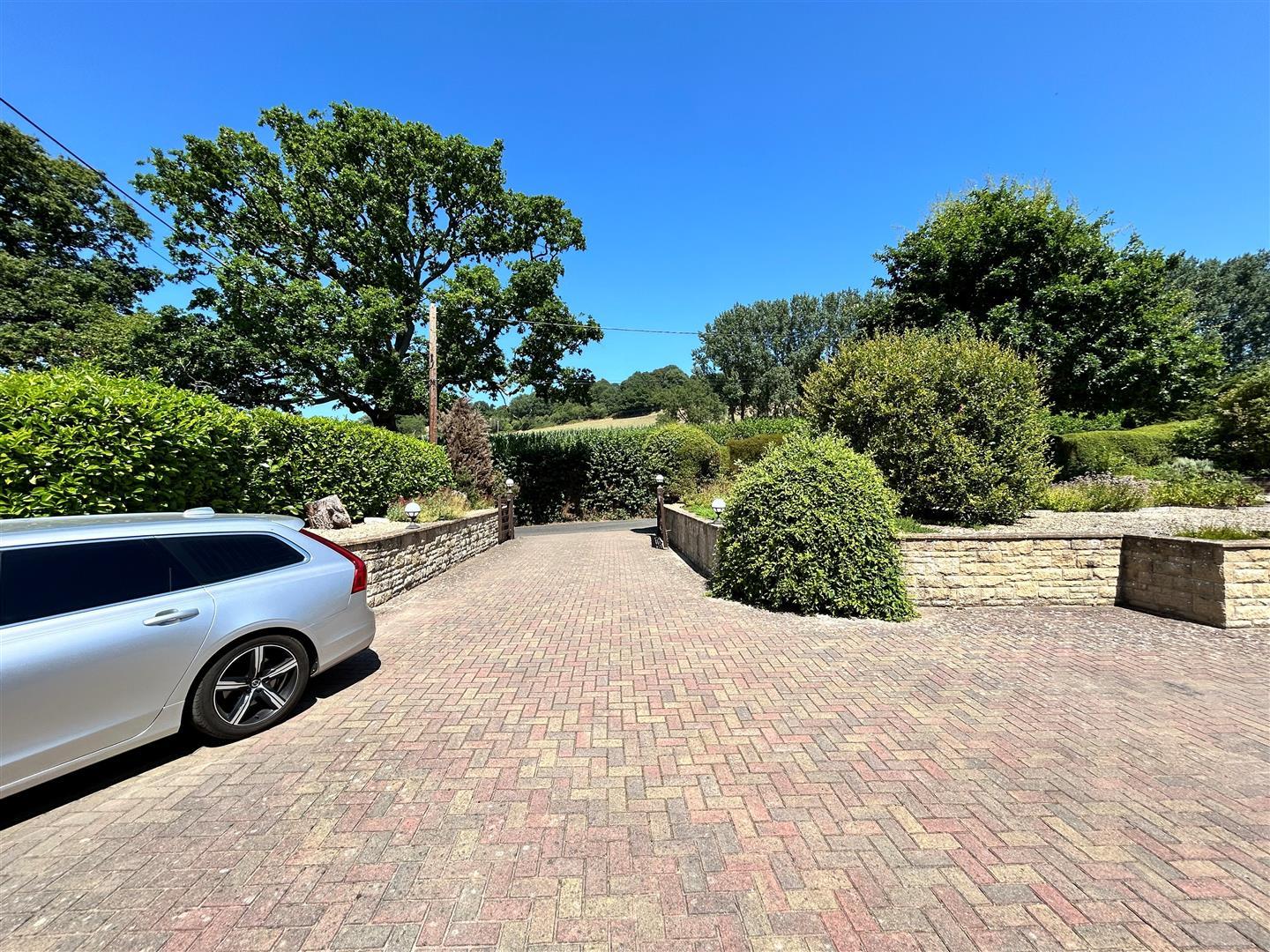 Property Image 09c8c799-0b05-4763-8dc9-e6bd322bd06d