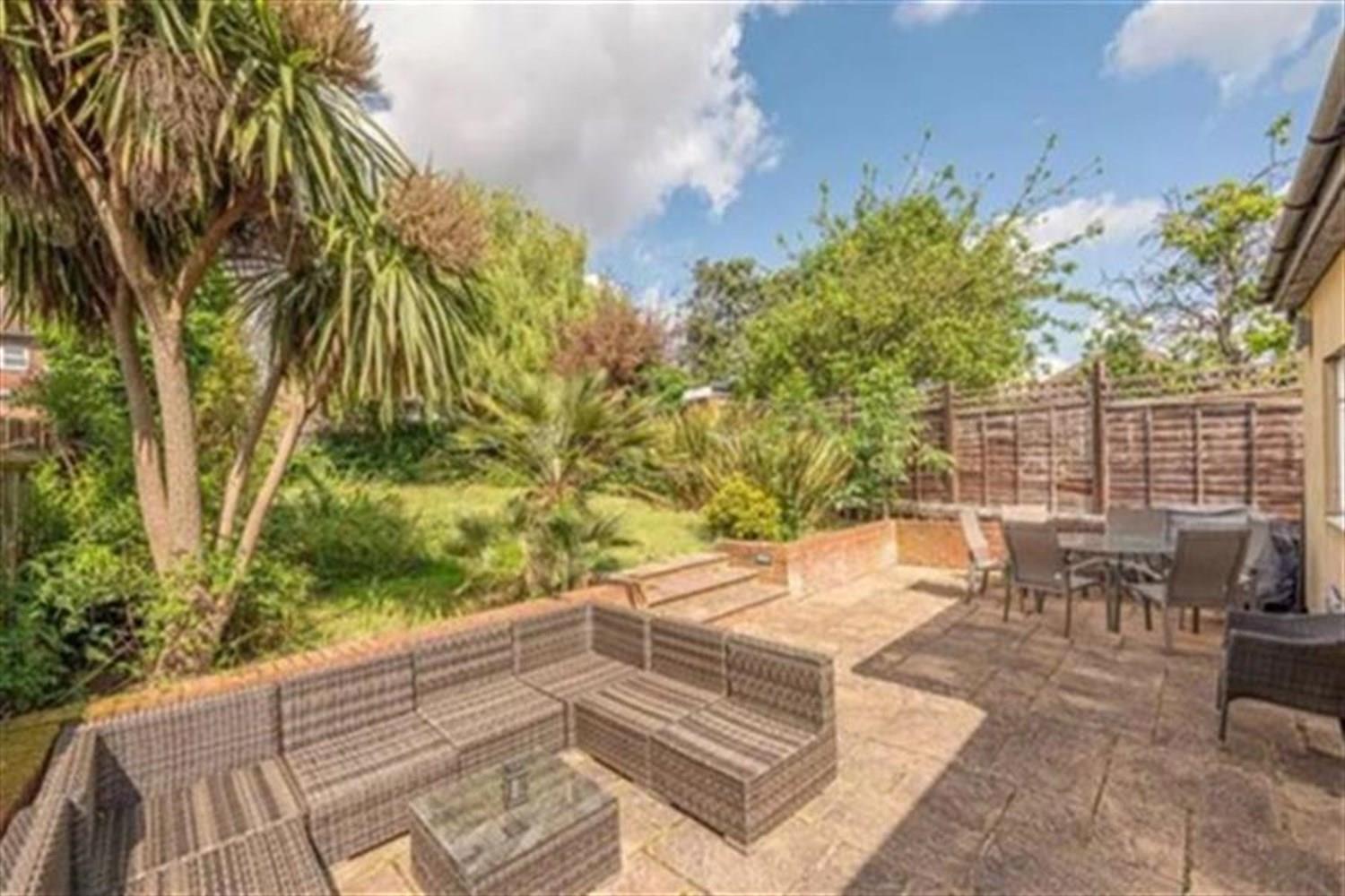 Property Image 09c945bb-19d3-4d2b-8a02-2c8625e94d35