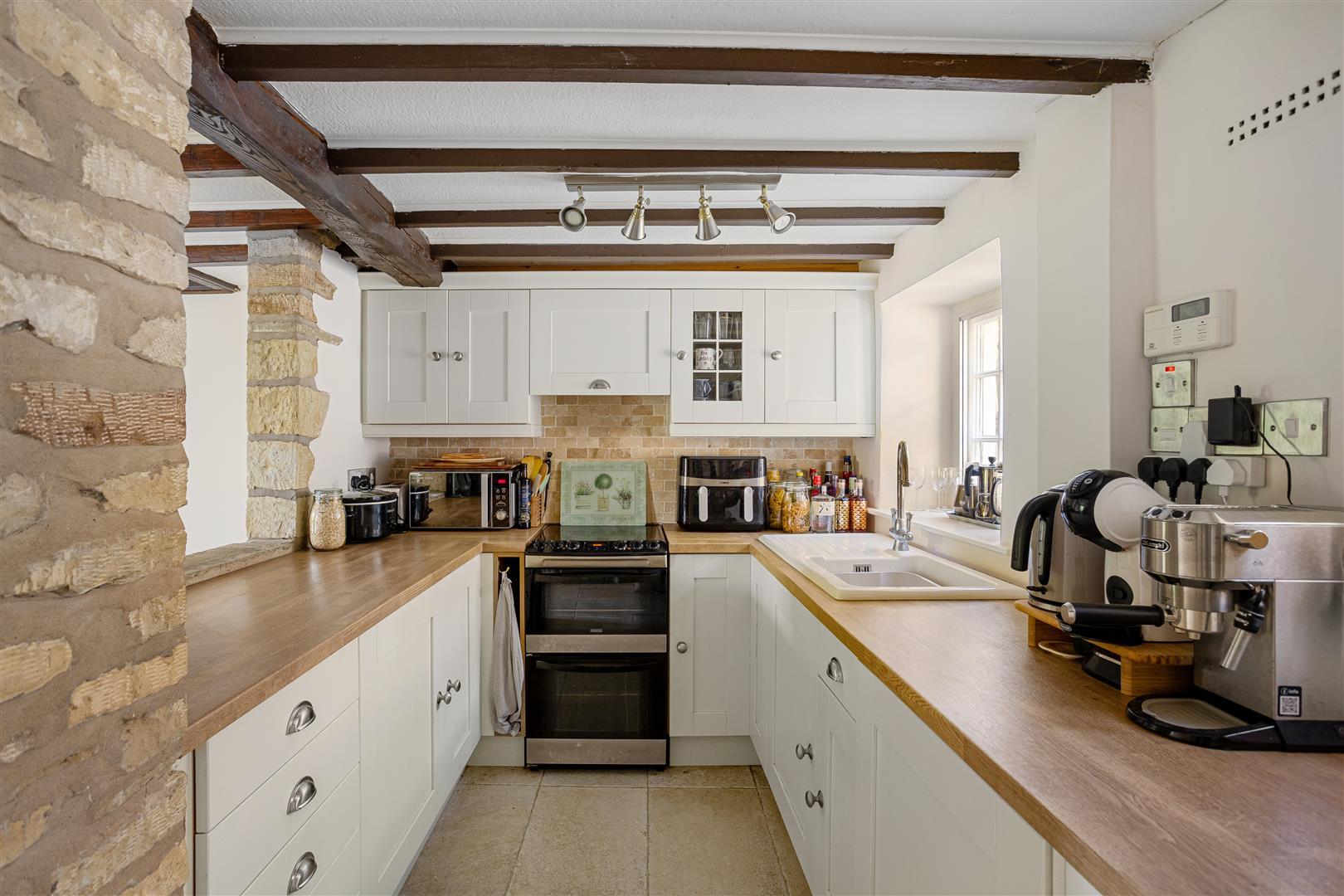 Property Image 09ceb5ee-fcbd-423e-8846-79969b2c3633