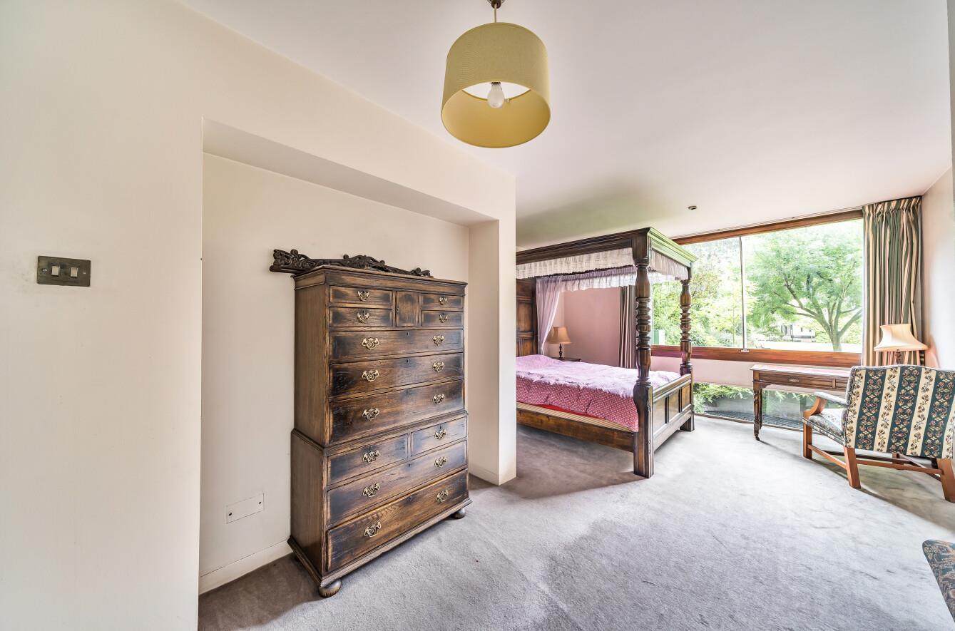 Property Image 09d70045-8102-4764-9d23-cd5a4f86a882