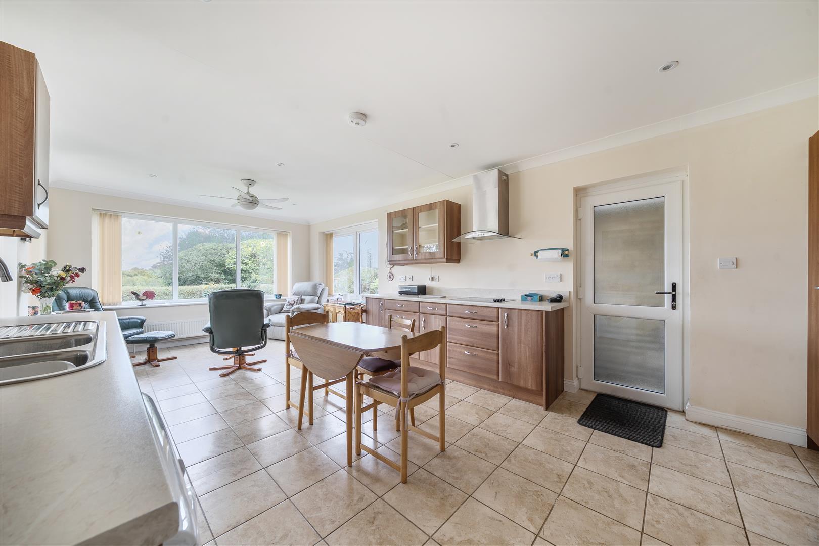 Property Image 09d949af-ef04-44ae-a801-b310f4f51a3b