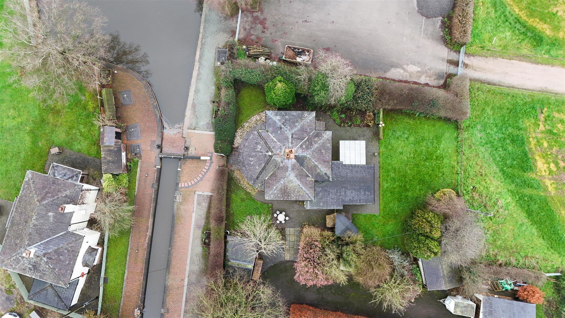 Property Image 09da5593-8d8b-48ab-ad8d-0d927bc671a7