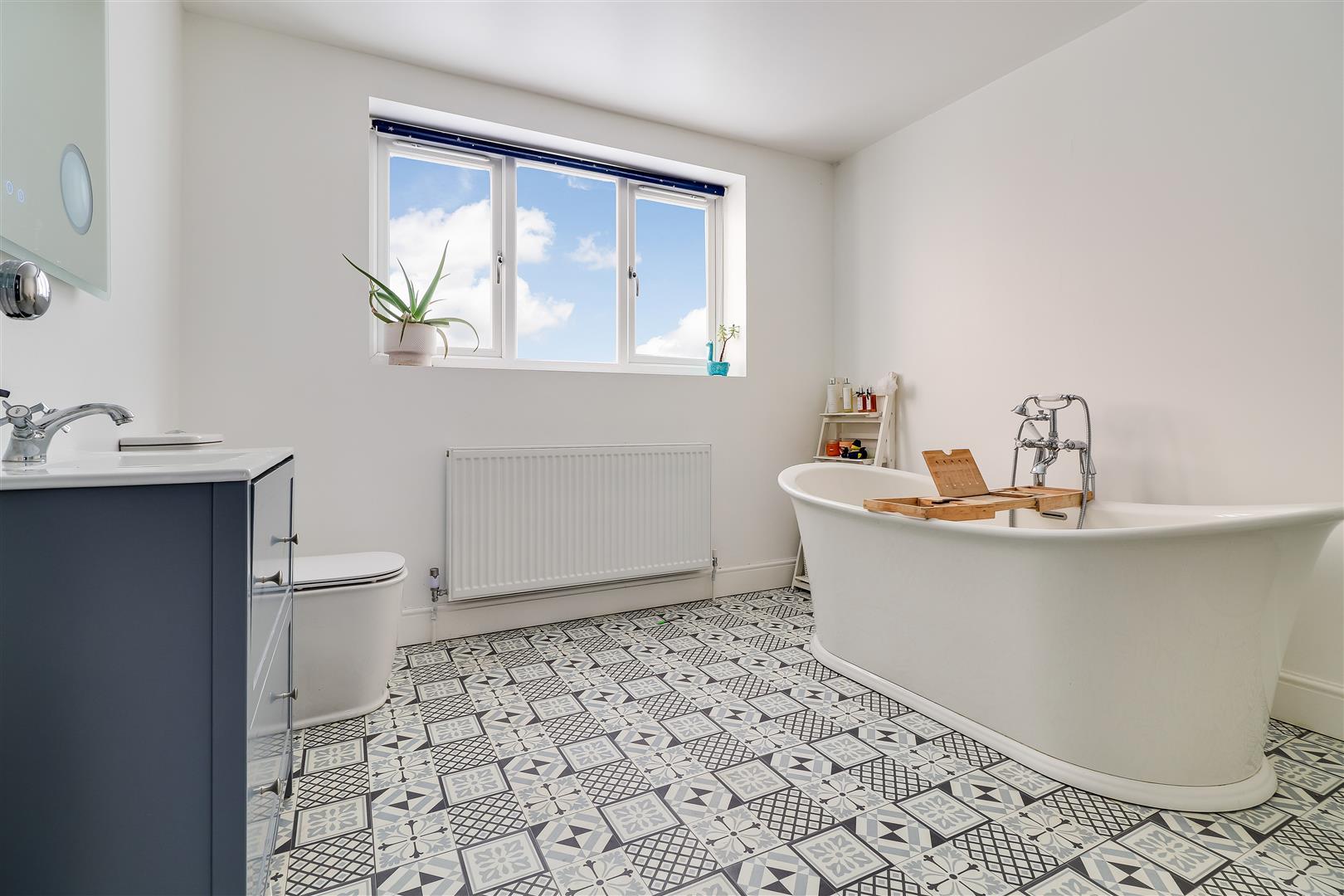 Property Image 09f195cb-be58-46f5-973e-21921a94f0e3