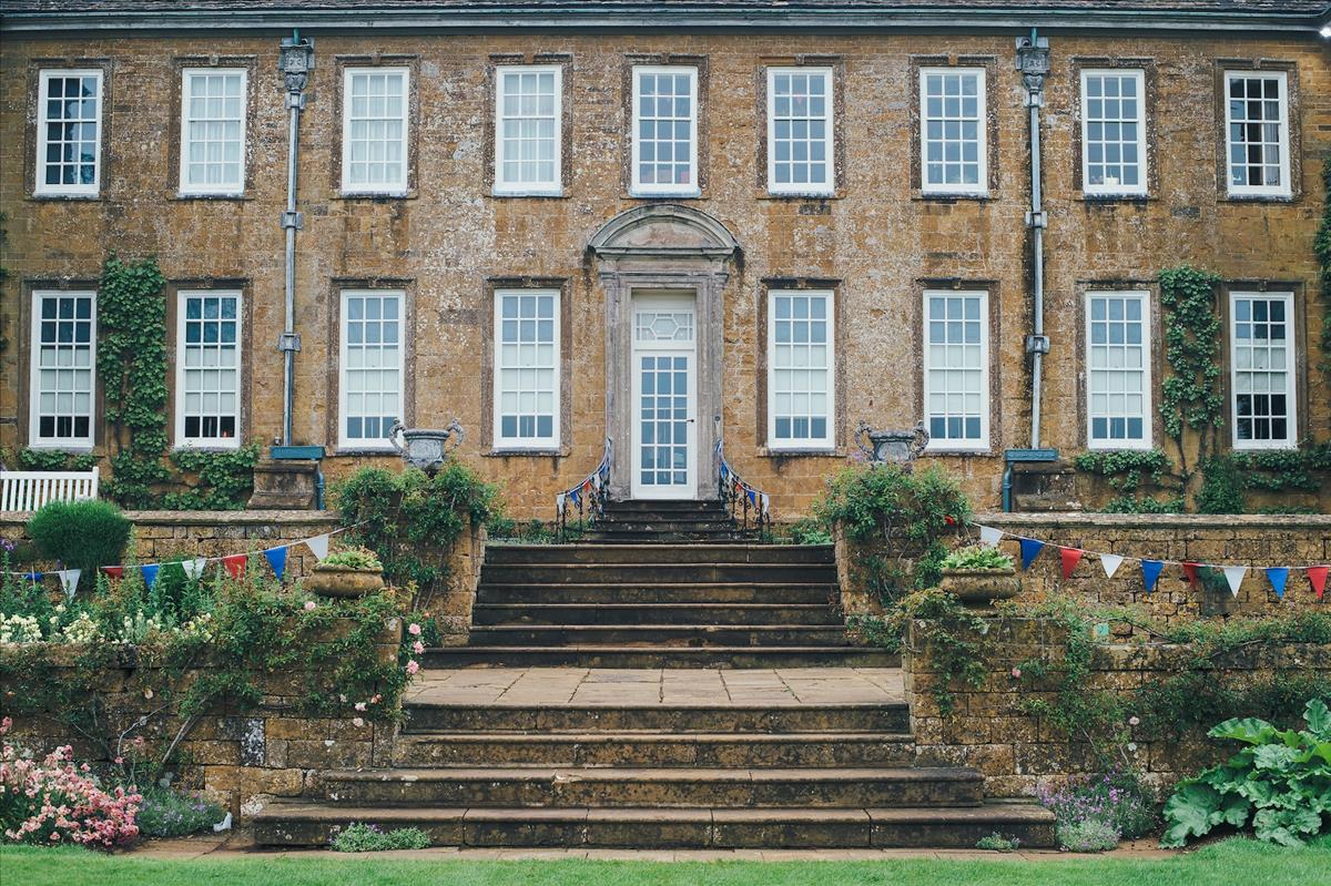 agents aiding with estate management