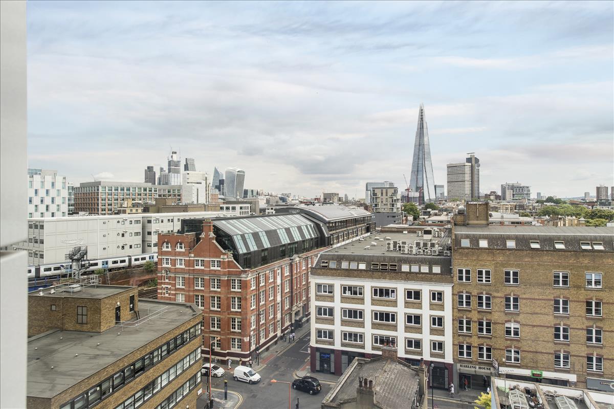 <order>0</order><label>The Music Box | Circa London</label>