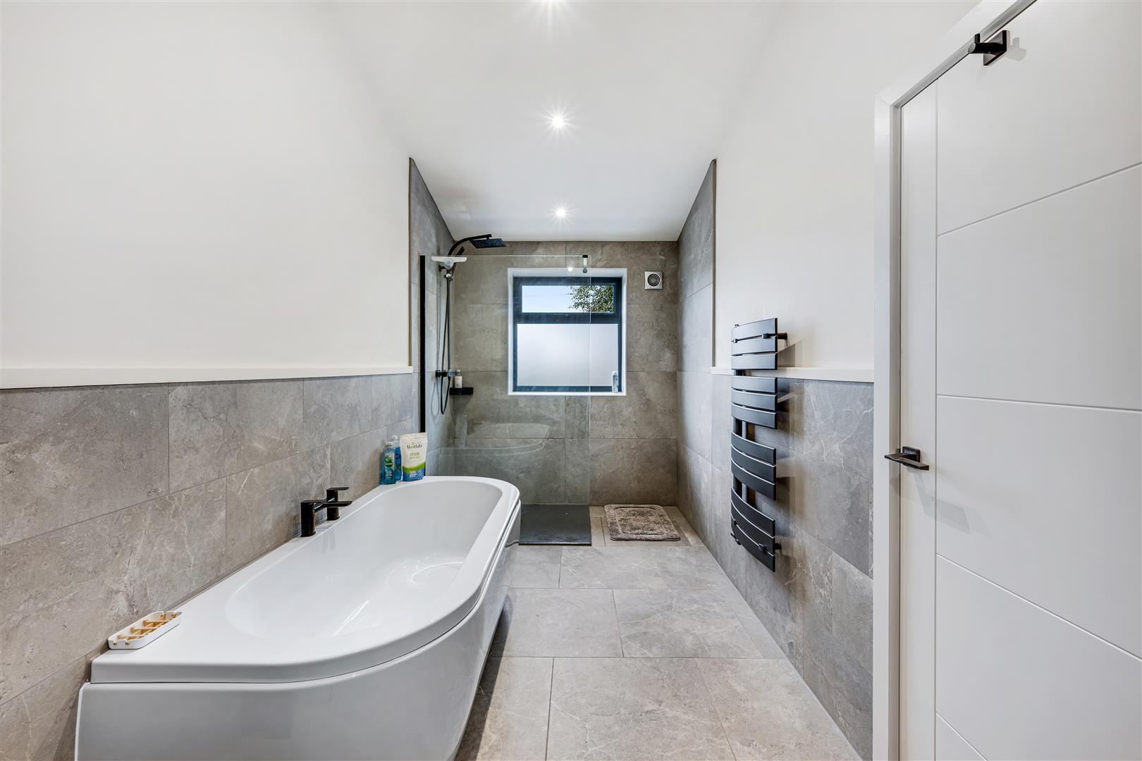 Property Image 0a025c7d-9e9a-40ae-9703-e4595ecd6842