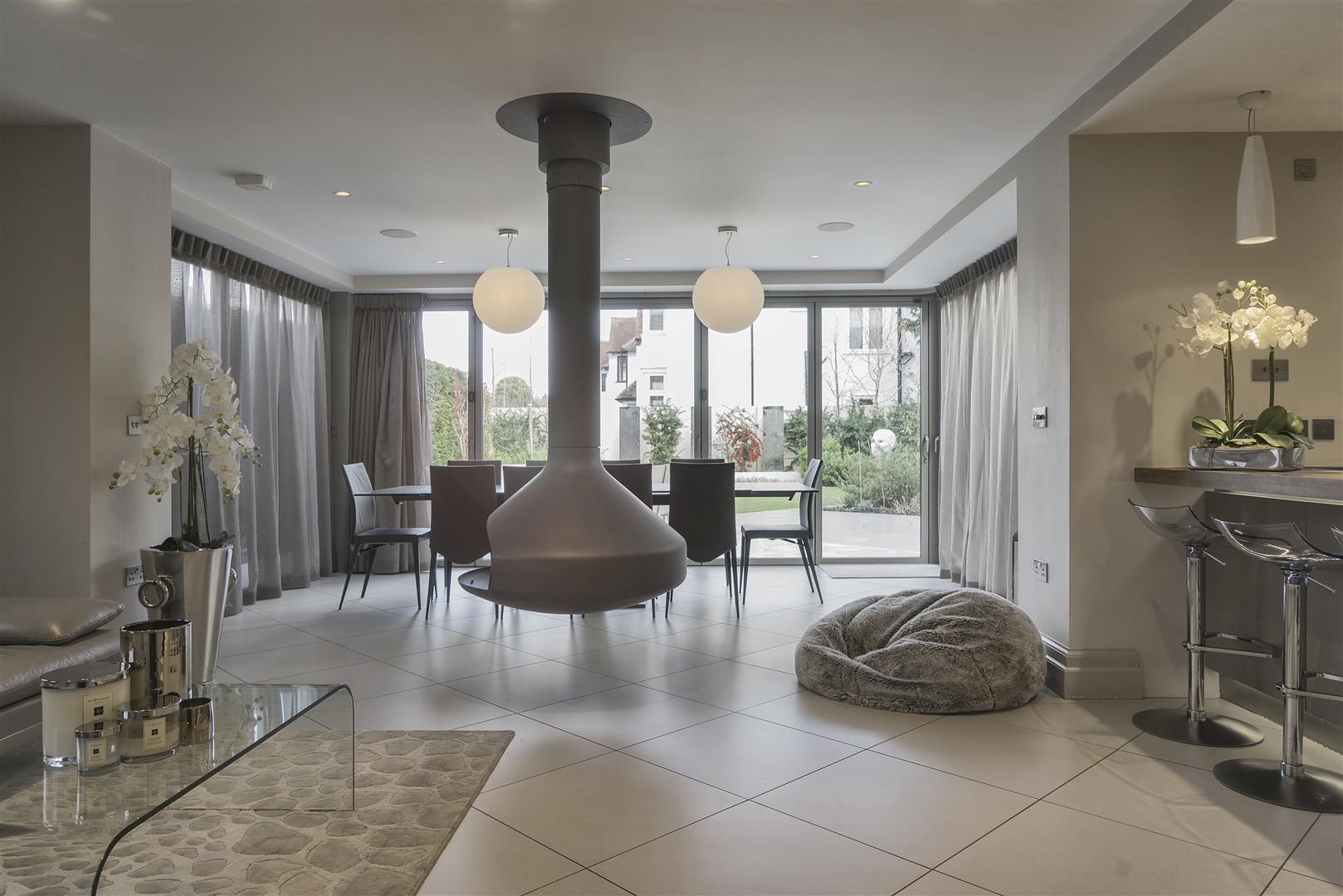 Property Image 0a04e6e9-c0b1-4e50-95c9-0e272ad71590
