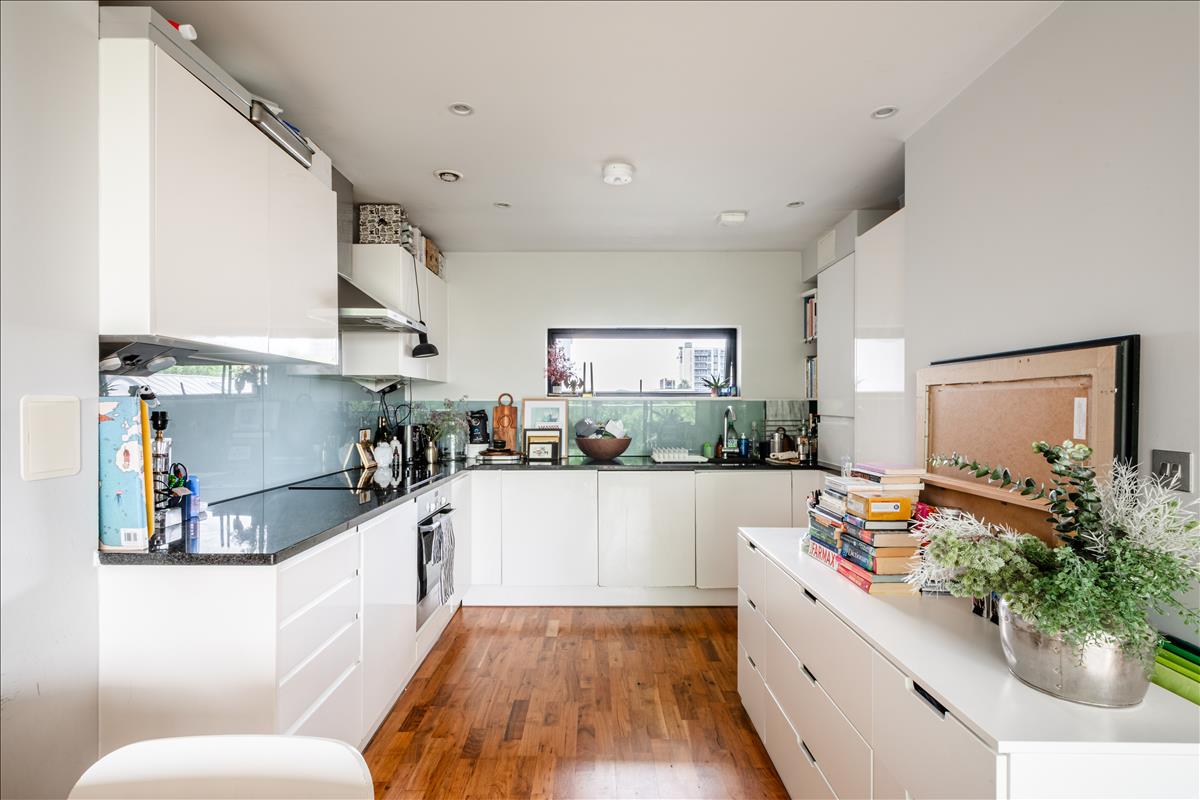 Property Image 0a0b80f3-46af-4e74-b828-8f3878c3a7c1
