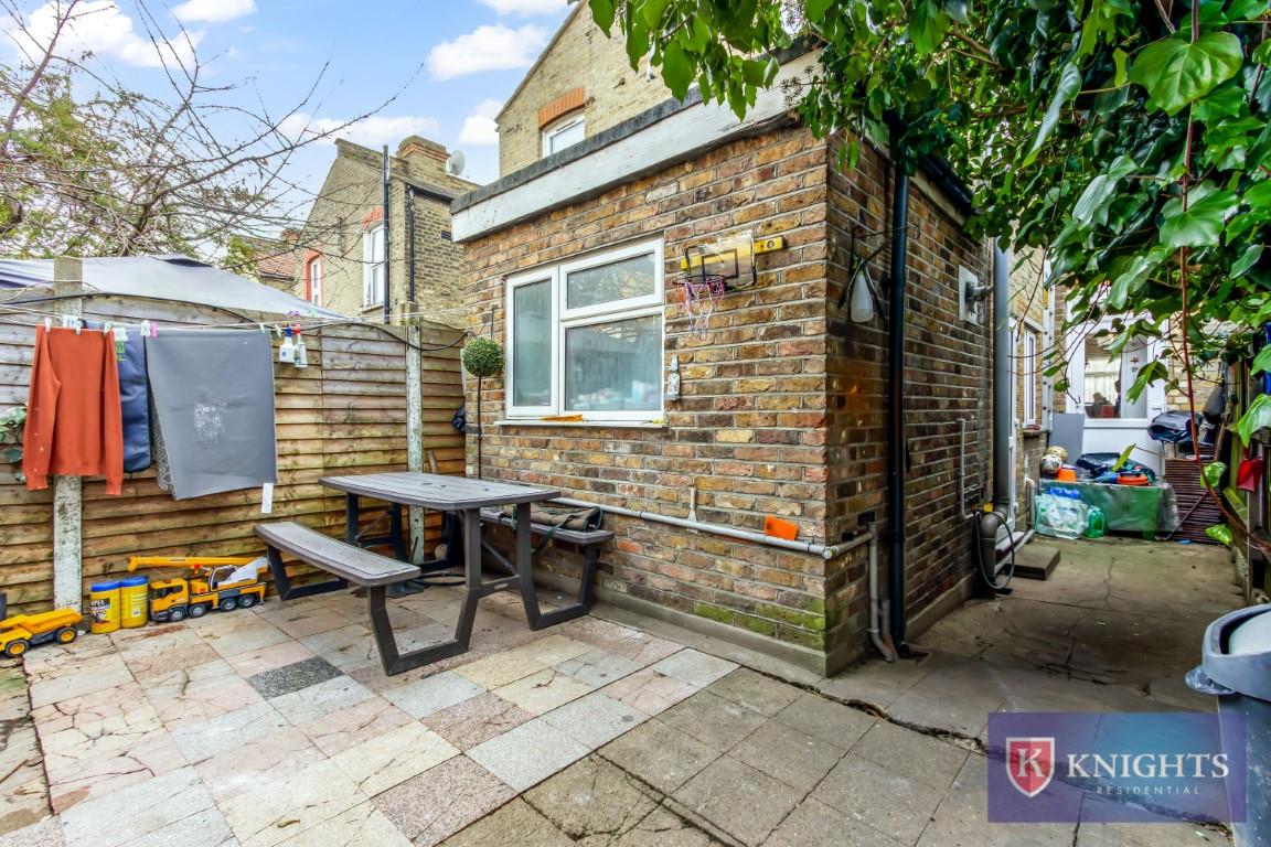 Property Image 0a122e8e-e514-4172-a6f1-d0b3dfc98895