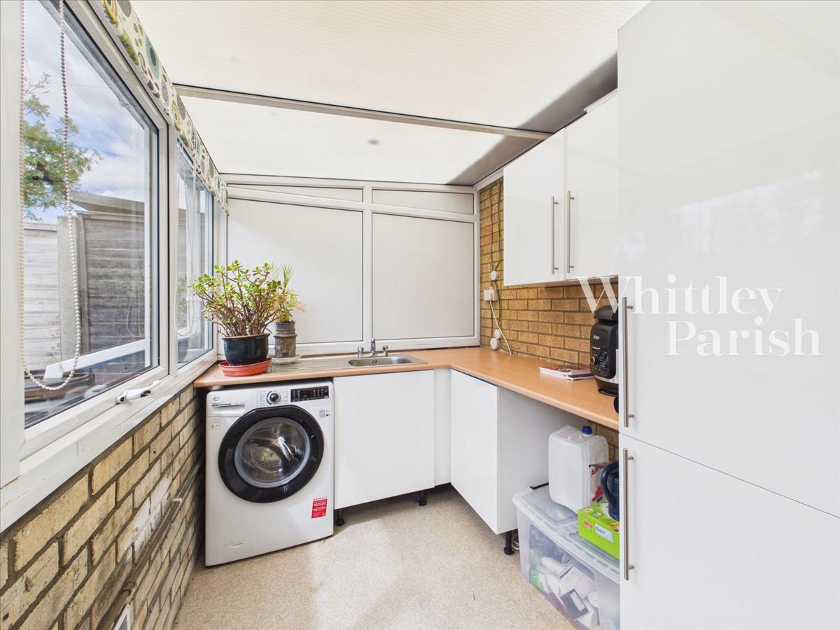 Property Image 0a25c7d2-82cf-4d2a-bb70-ba9a3dddd271
