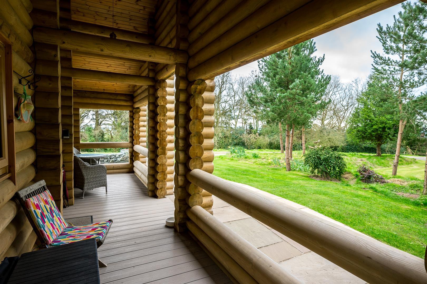 Property Image 0a41674b-964b-4f80-9a77-6356cc2607ae