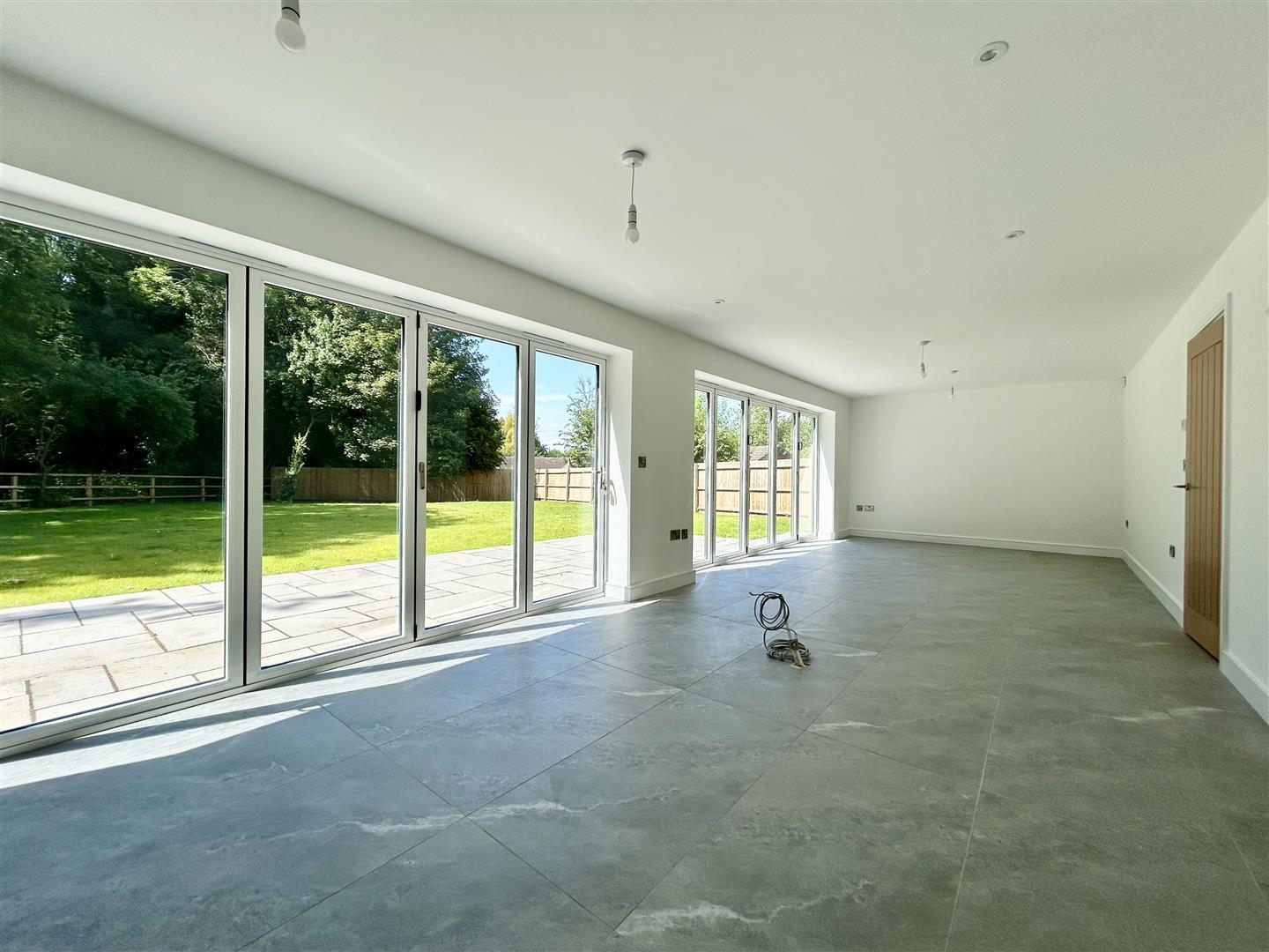Property Image 0a5a517a-e676-42ff-8ecc-72b3f666d2a1