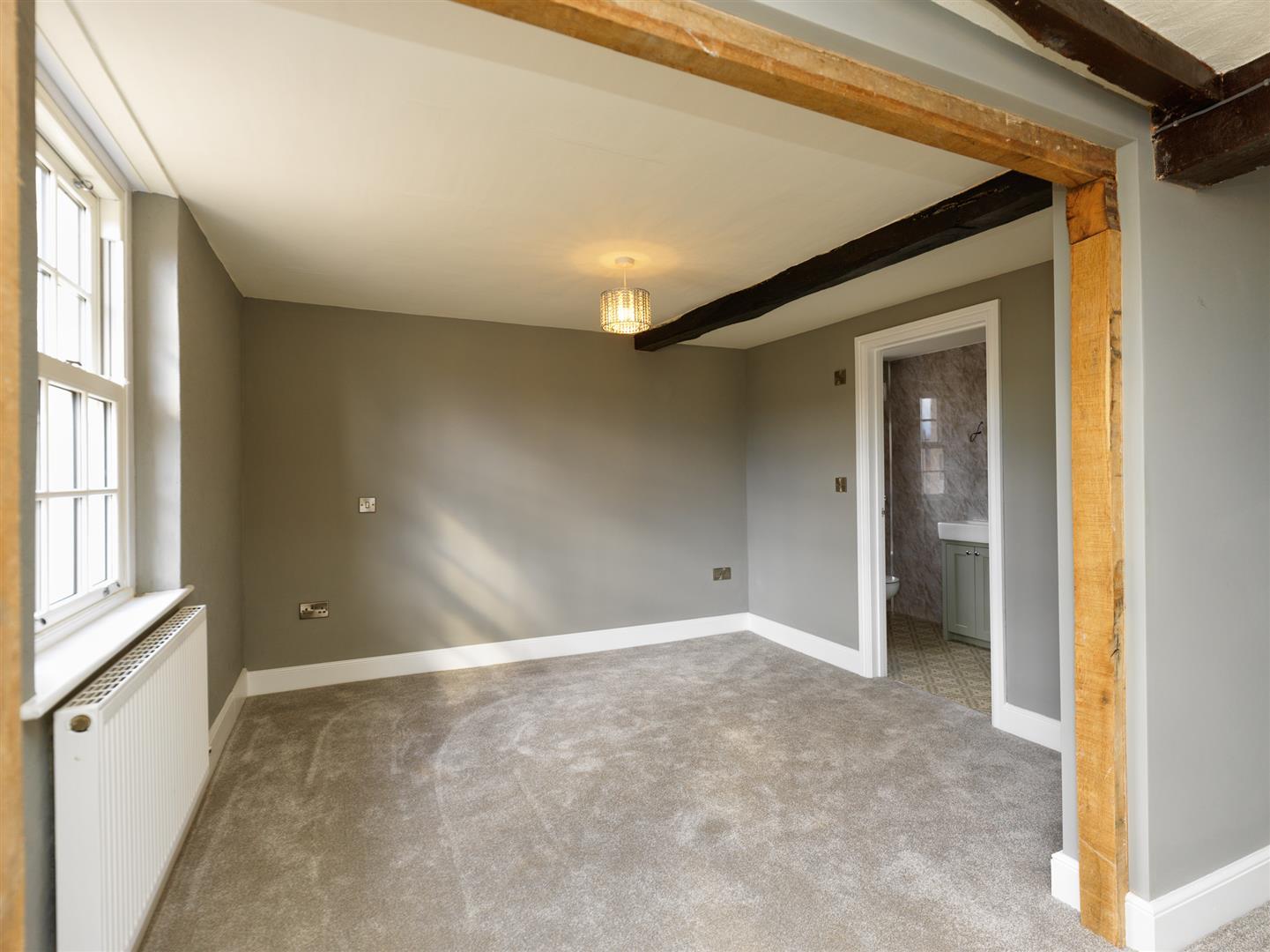 Property Image 0a6cf689-71a0-4822-87f2-75a5e24cc9b9