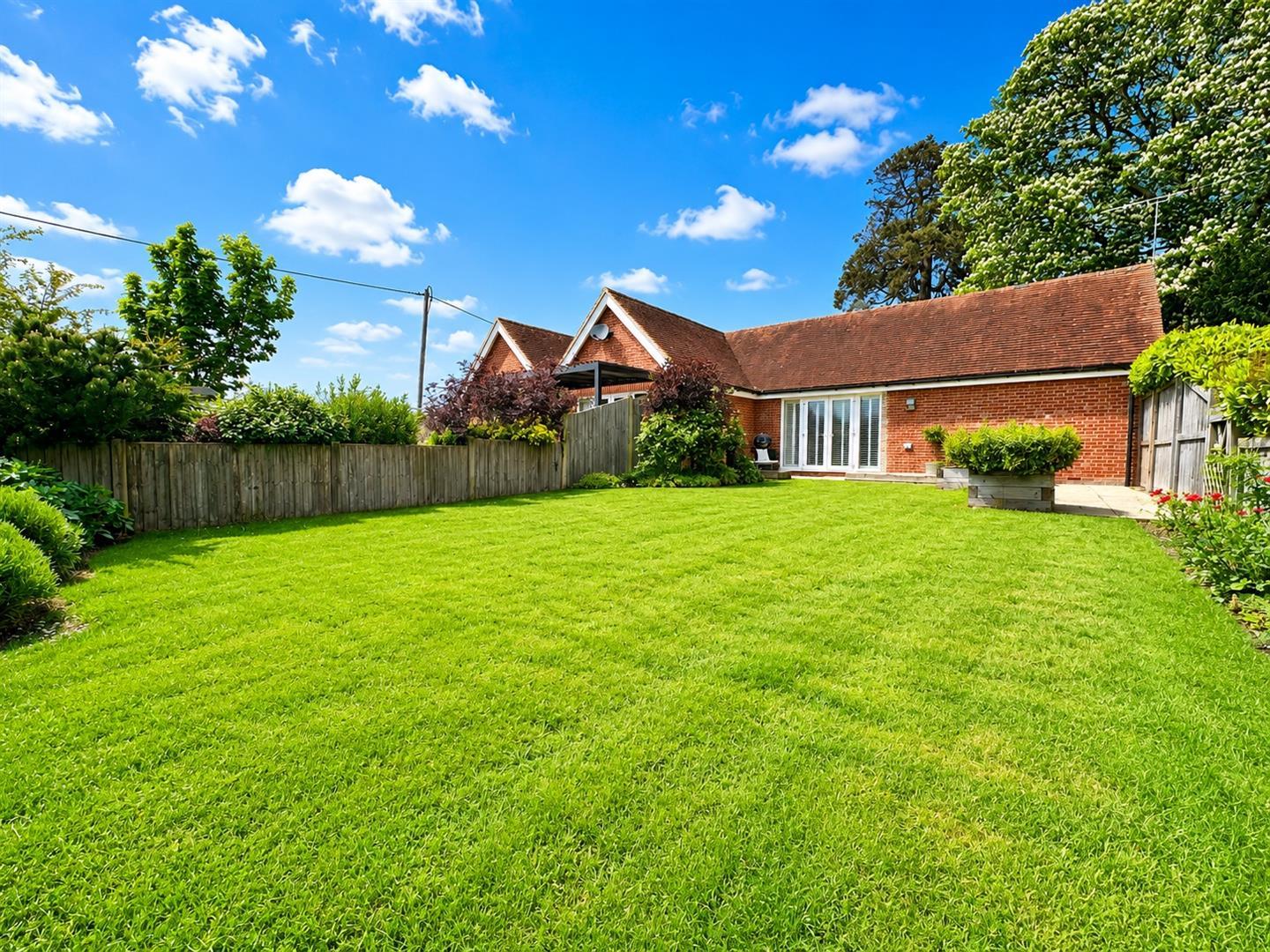 Property Image 0af15761-6624-4366-8d48-423b8c36b2db