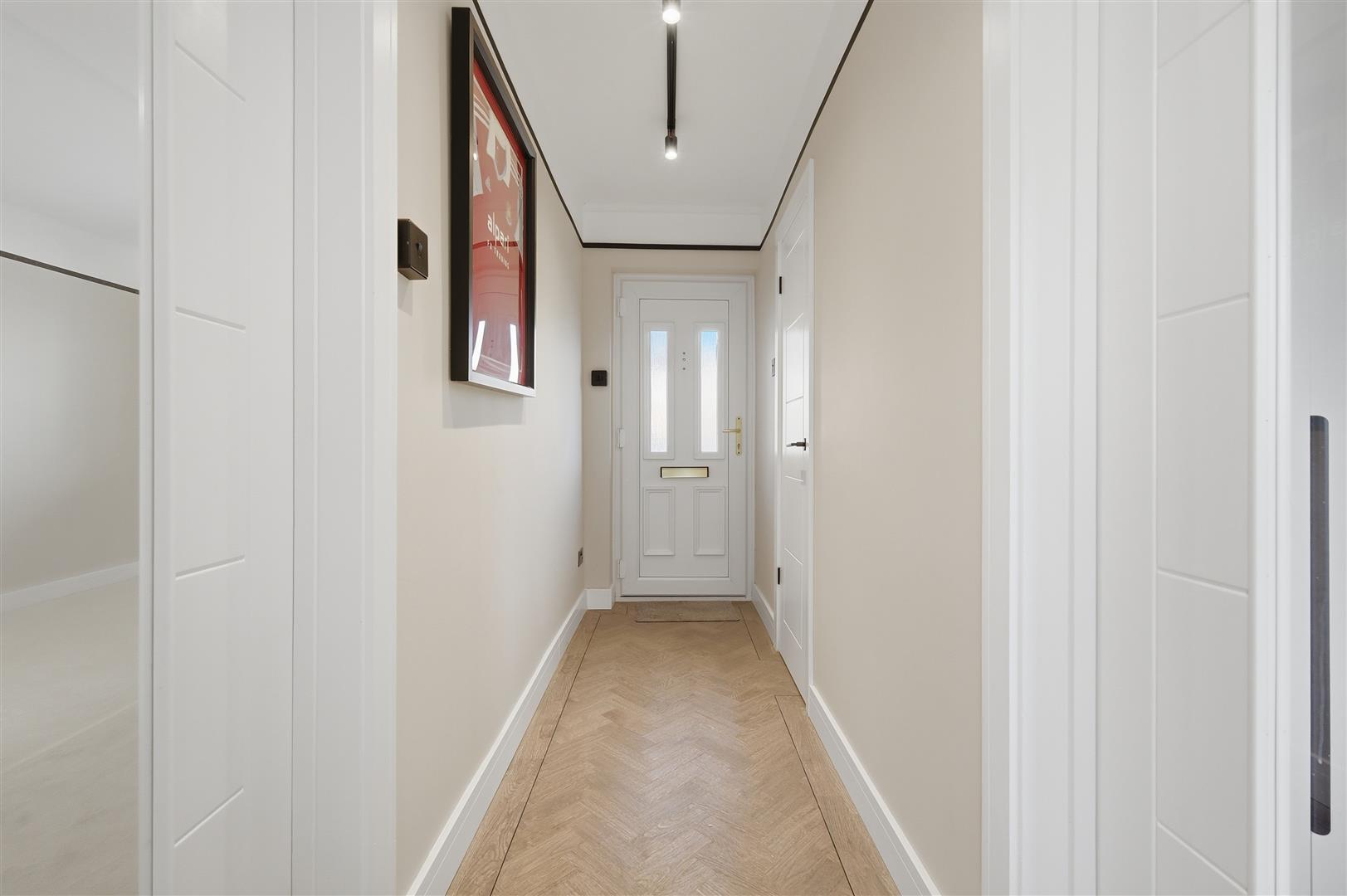 Property Image 0af24d5f-ce2e-4ef1-96d7-3c885389407f