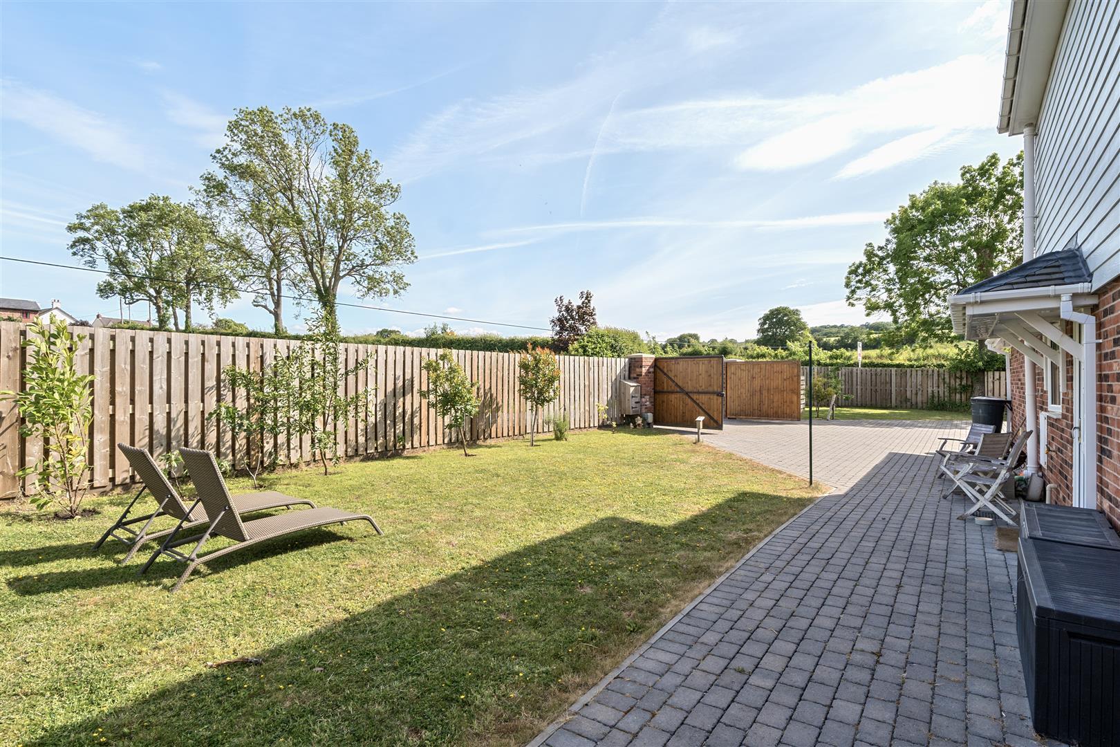 Property Image 0b035484-e40e-448c-84cd-423202670827