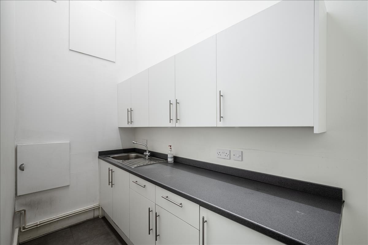 showroom to let in Old Street