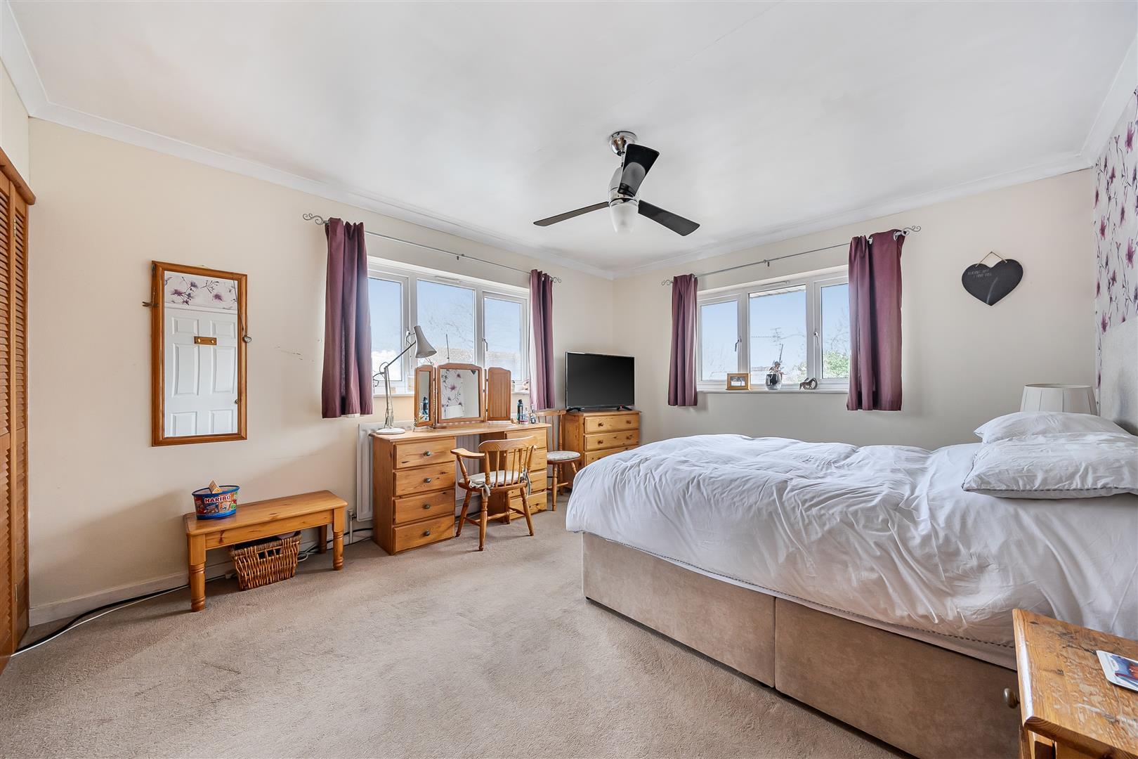Property Image 0b500303-3a4f-4fd3-9ea0-01bd35fba800