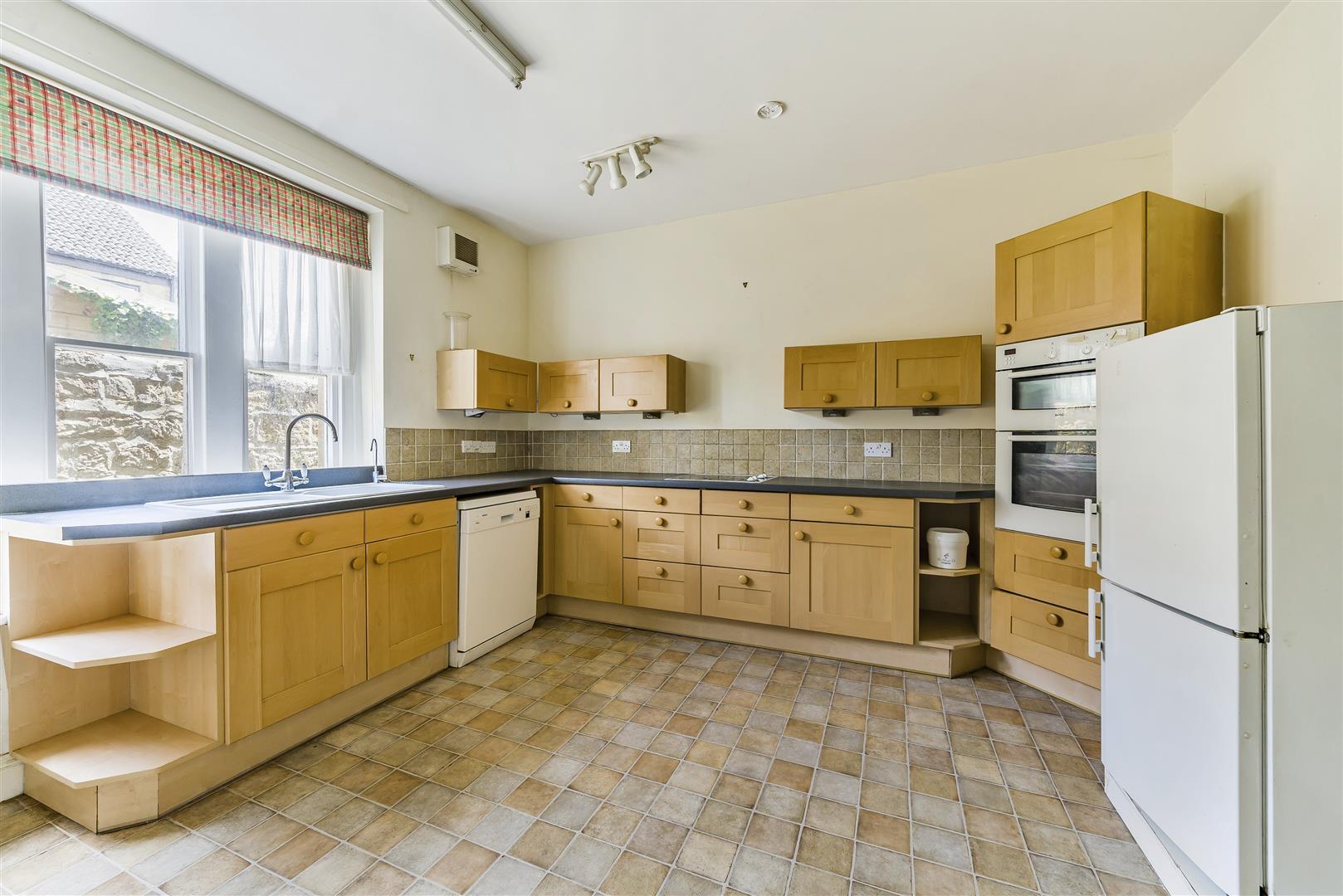 Property Image 0b70acc1-c2a6-46ae-bec3-354b6a5cbaea