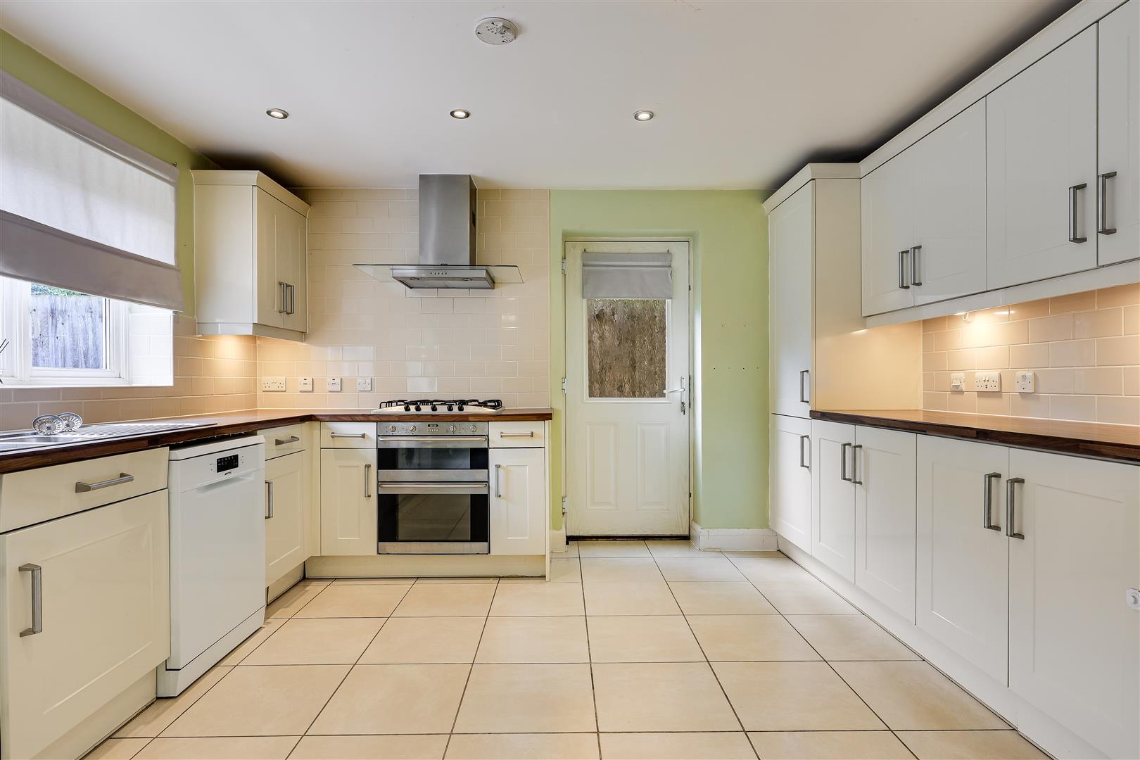 Property Image 0b7d1823-bd64-4223-9e7f-4279b6369d27
