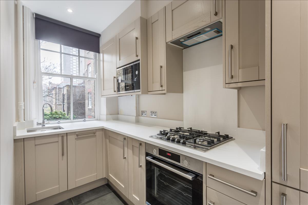 Property Image 0c010af8-ab2e-42a5-94c3-2f6f9f2441a7