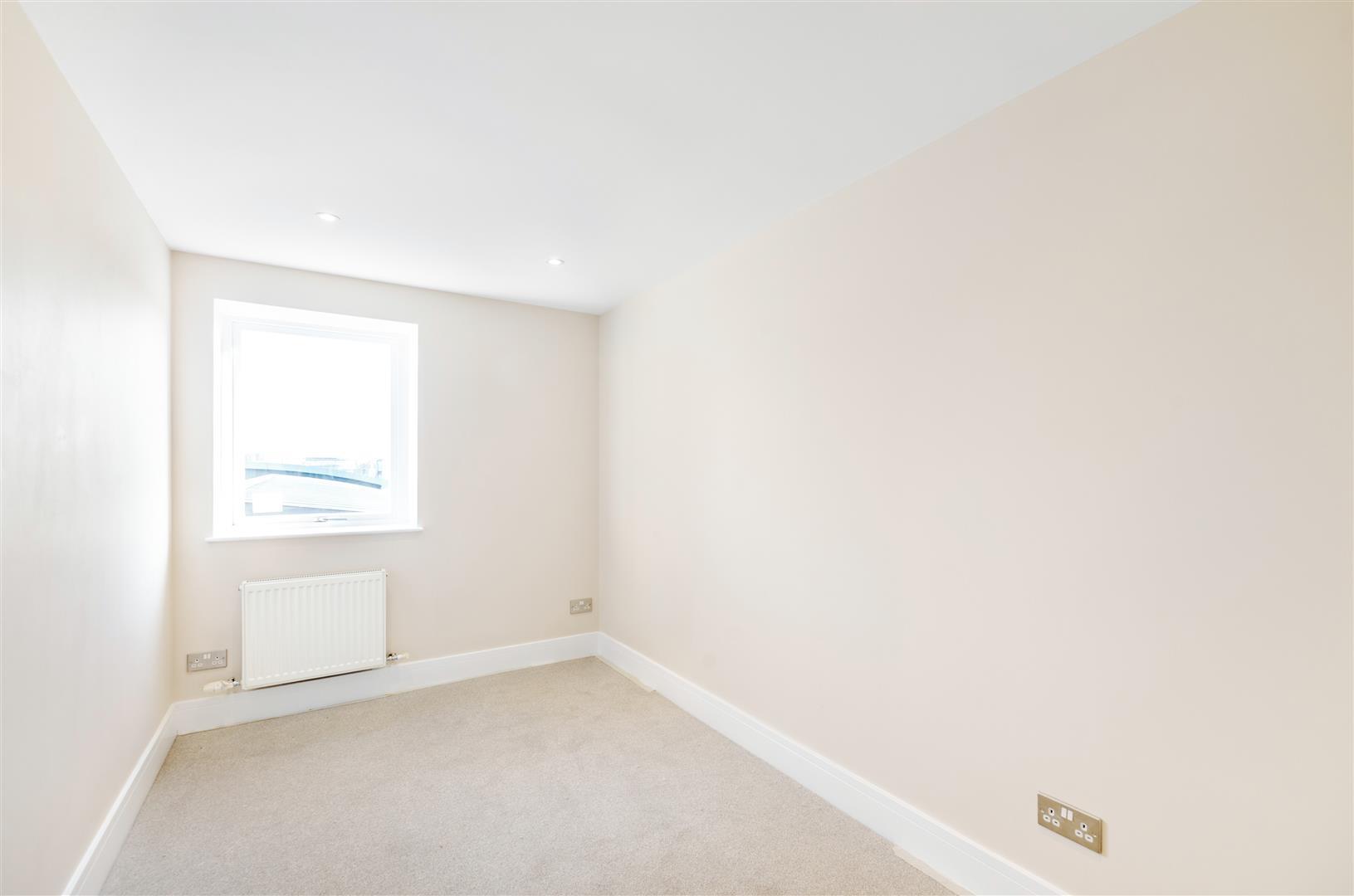 Property Image 0c1708f2-6e41-4984-b31c-273ddc39e844