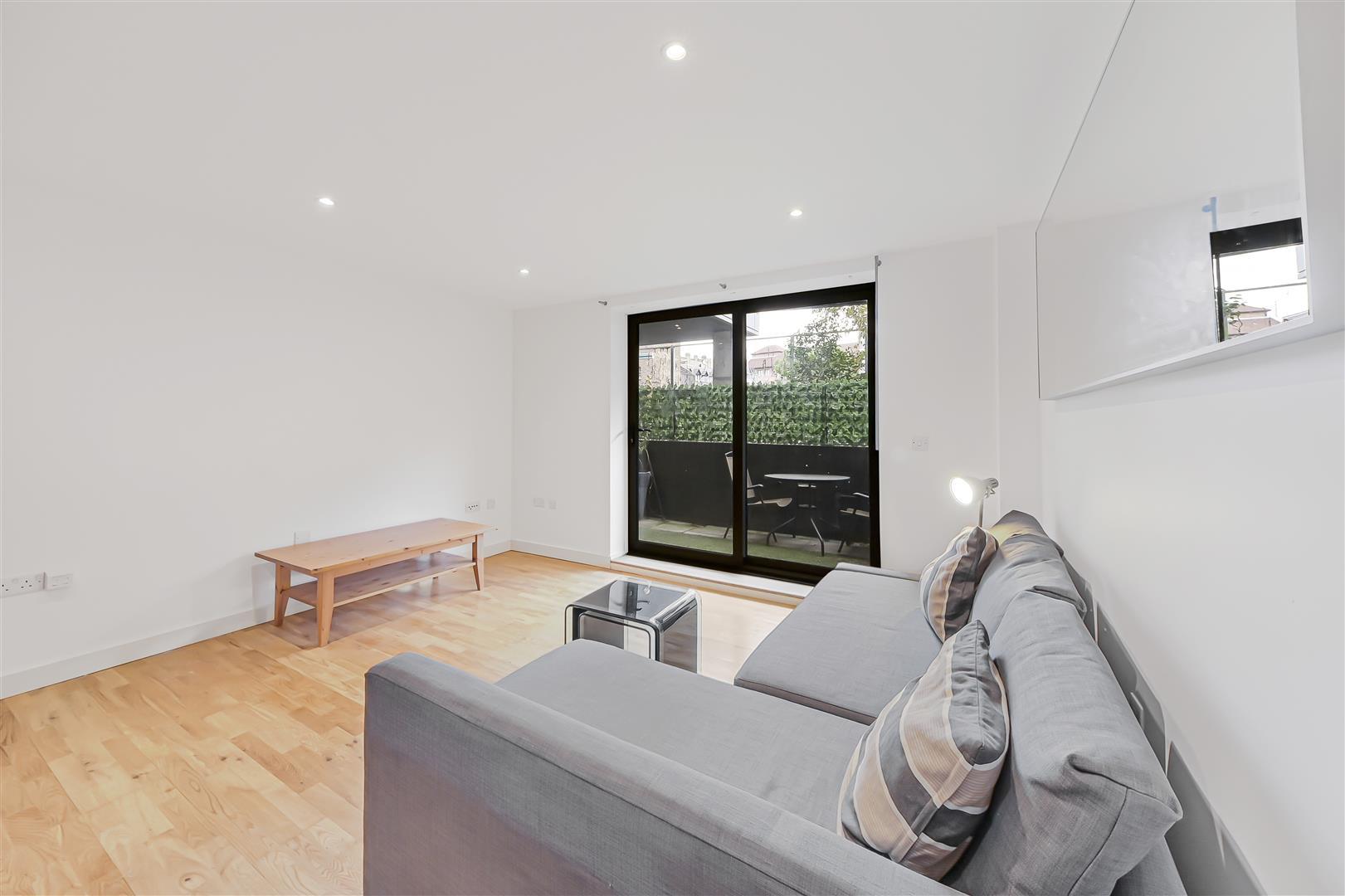 Property Image 0c54821a-9c6d-46f1-894f-9da1224f09a4