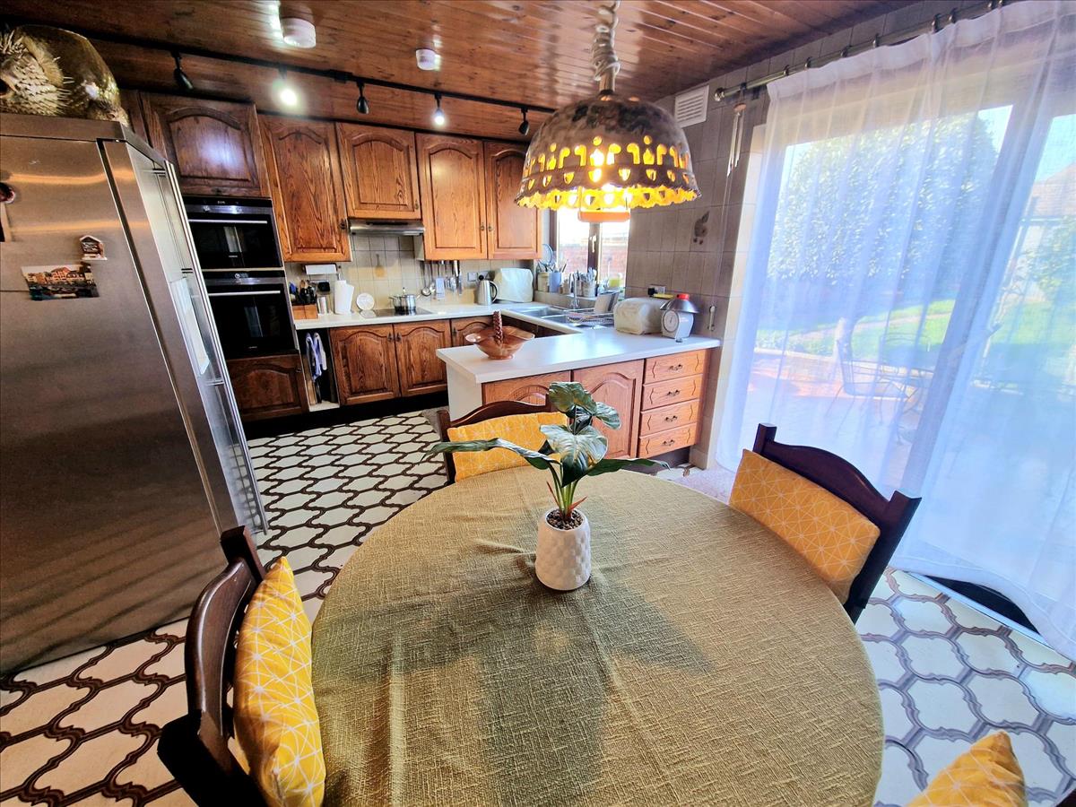 Property Image 0c74ebbe-7d4e-412e-b01c-13aa9610b295