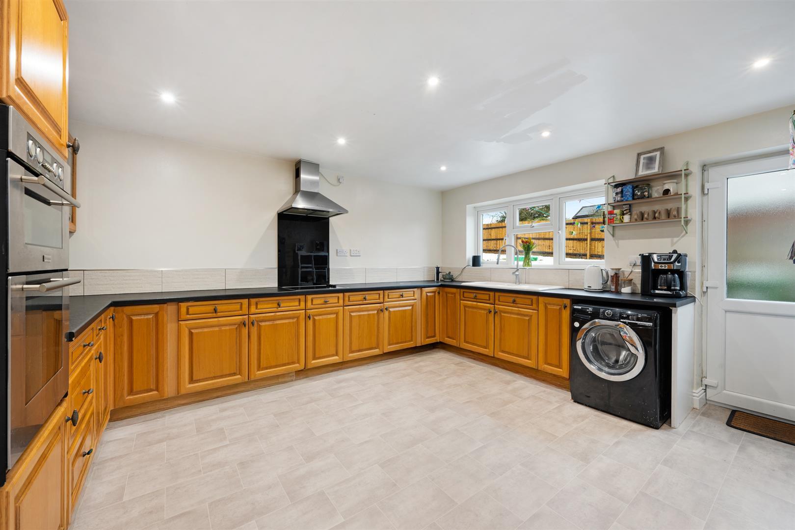 Property Image 0c855d45-fe33-413c-8b99-fd3b7290b9e9